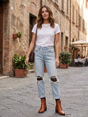 LEVI’S 501 Original Light Wash Distressed Ripped Knee Jeans | Size 25